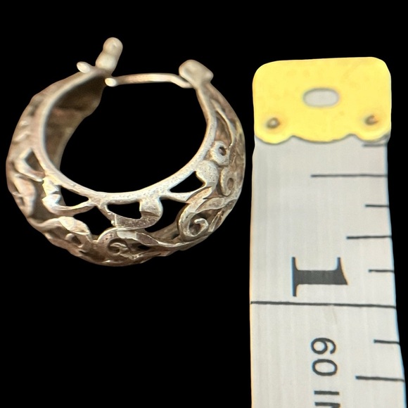 Vintage Sterling Silver 925 Filigree Diamond Cut Hoop Earrings - Picture 8 of 8
